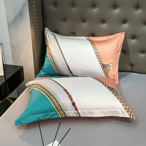 Luxury Brushed Cotton Bedding Set of Four - Picture 14 of 15